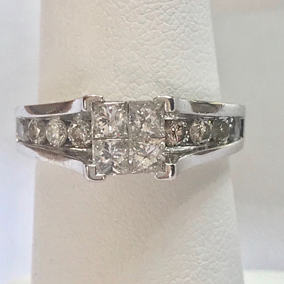 Jewelry - 1.14 ctw diamond ring in 14 kt WG read description